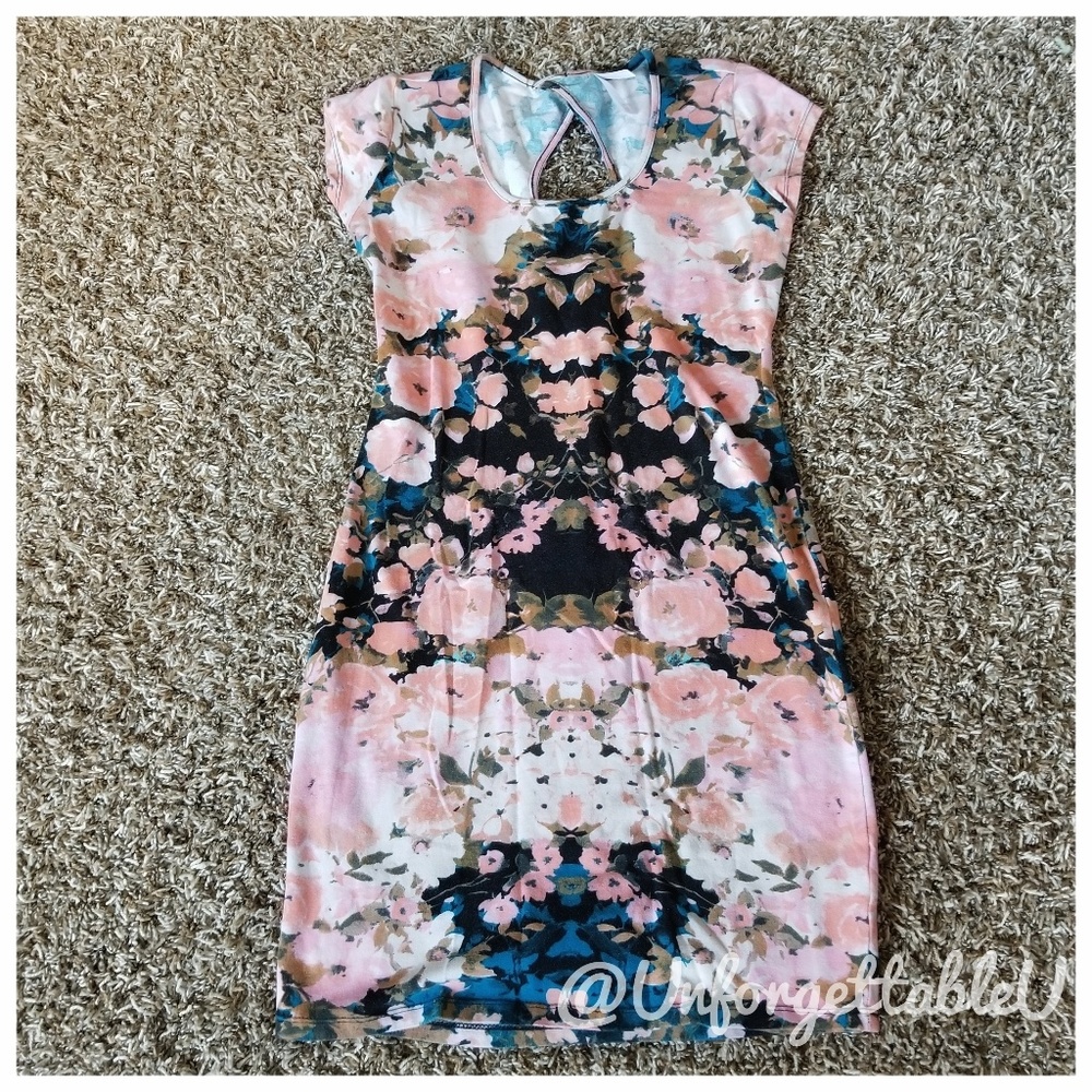 Xhilaration Bodycon Fitted Floral Dress Sz Small